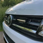 VW T6 Multivan - dedykowany zestaw lamp LP-TRX3-7E z mocowaniem na atrapie chłodnicy - 3