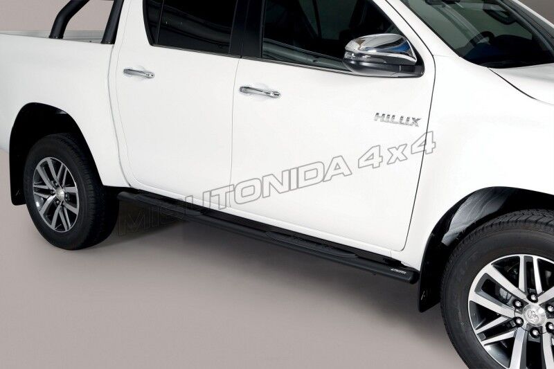 Stopnie boczne owalne - Toyota Hilux Double Cab (2016-2025)